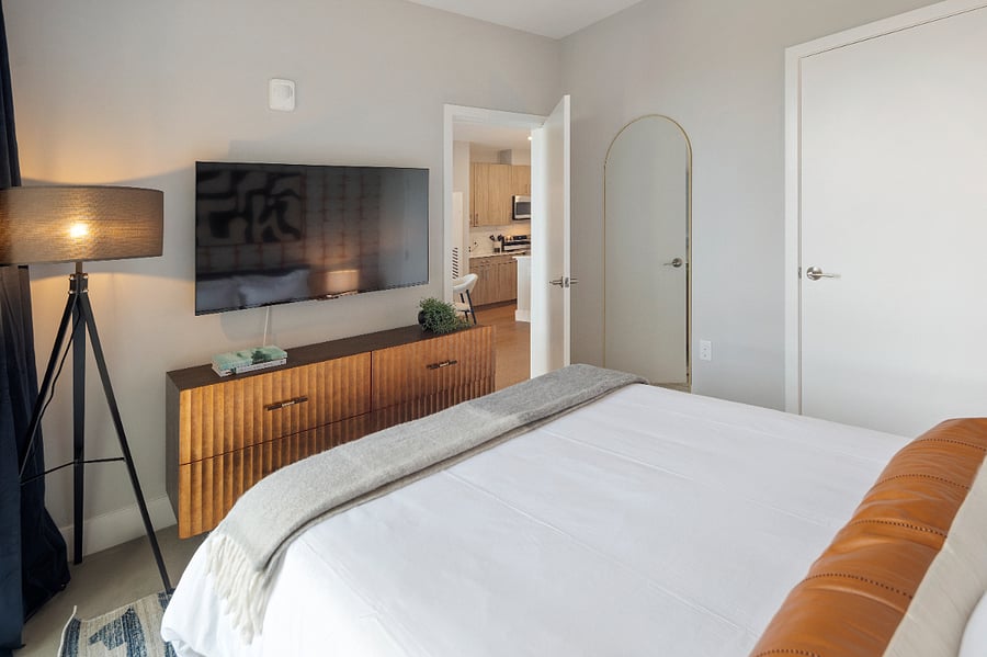 Where luxury feels effortless and sleep comes naturally.
Relax in a bedroom curated for calm, comfort, and clarity.