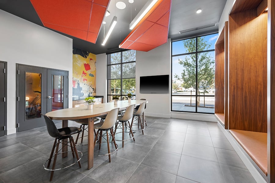 A sophisticated shared dining space with thoughtful details throughout.
Perfect for meals, meetings, or relaxed gatherings.