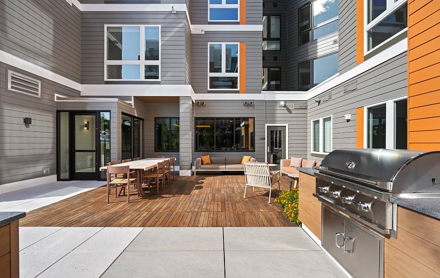 Where open air meets effortless comfort. Unwind in the courtyard or grill at the beautifully arranged BBQ stations.