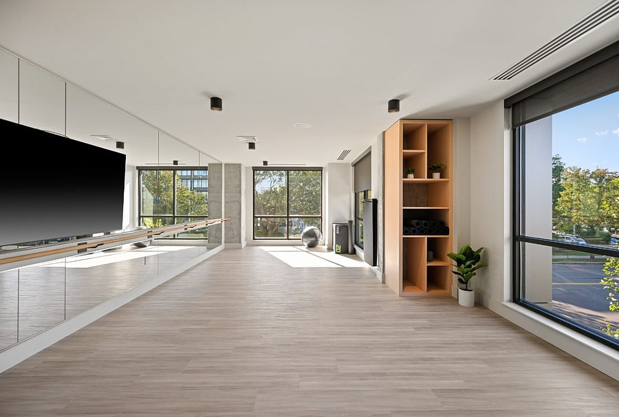 A sophisticated space that welcomes you home.
Experience thoughtful design made for pure comfort.