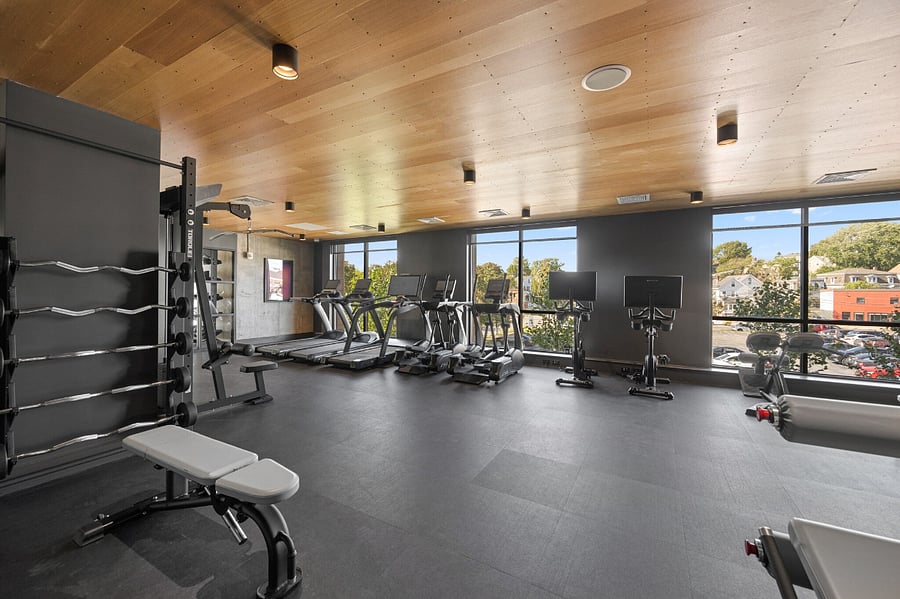 A modern fitness center designed for both energy and focus.
Stay committed to your routine in a space built for performance.