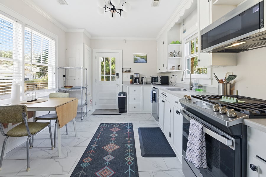 Dine-in Kitchen