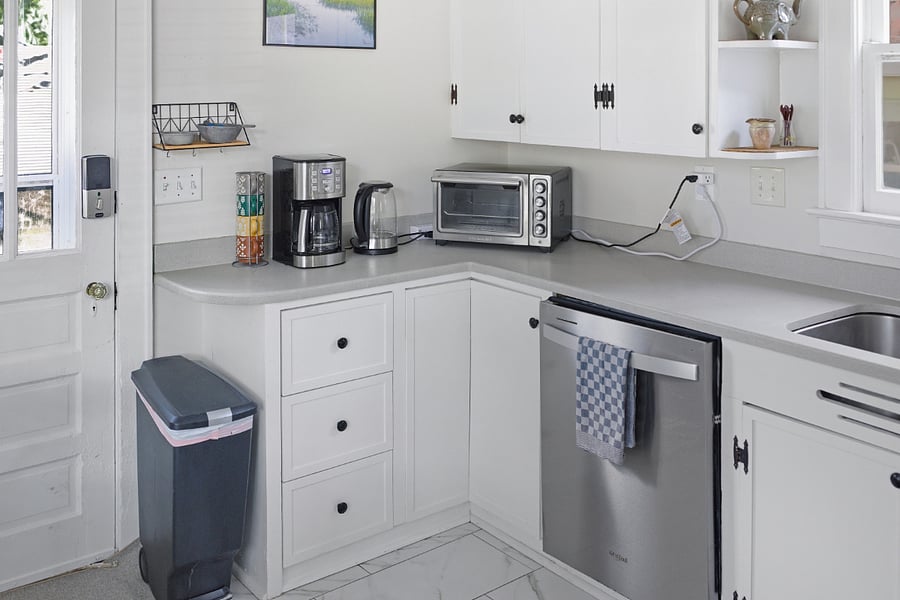 Coffe maker, electric kettle and toaster oven