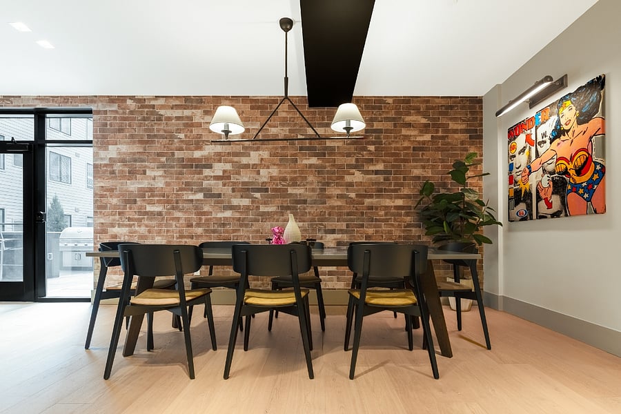 A calm, well-appointed room for strategy and collaboration.
Work comfortably with everything you need close at hand.