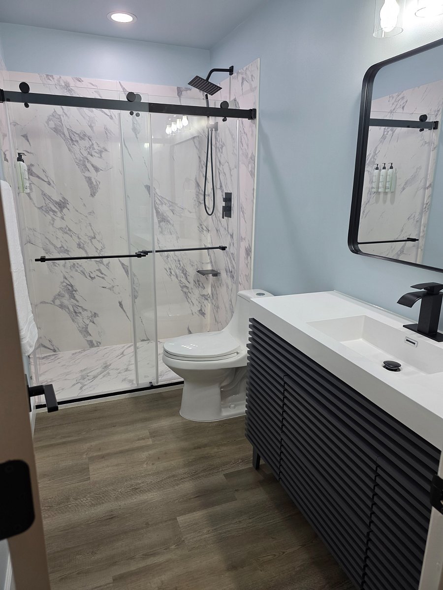 Master bathroom 