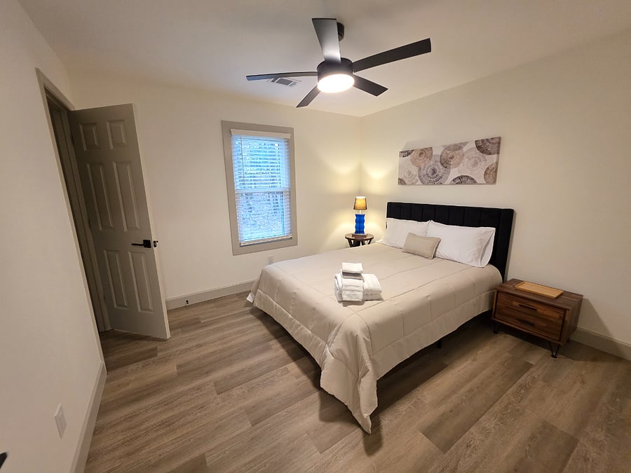 3rd bedroom - Queen