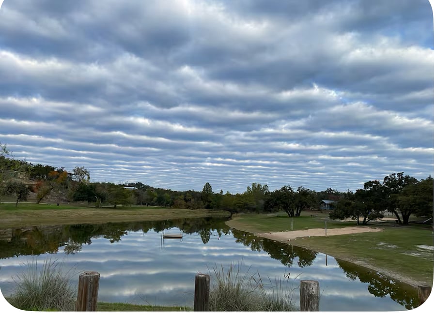 lake park with hiking trails just 3 minutes away!