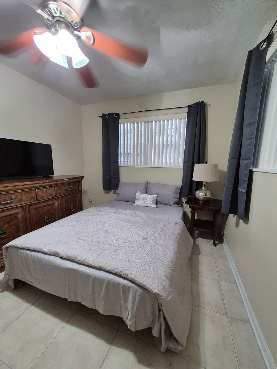 Guest bedroom 1
