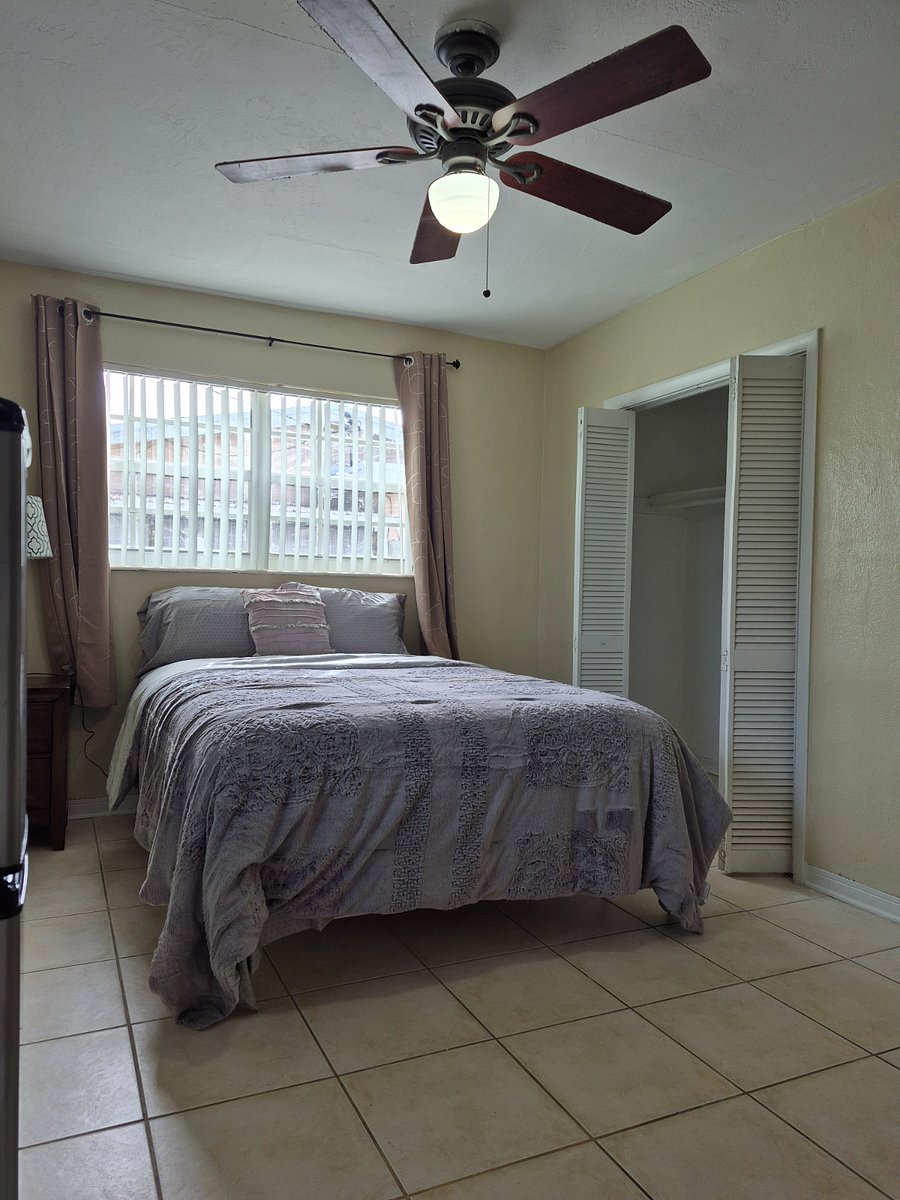 ADDITIONAL PHOTO MASTER BEDROOM