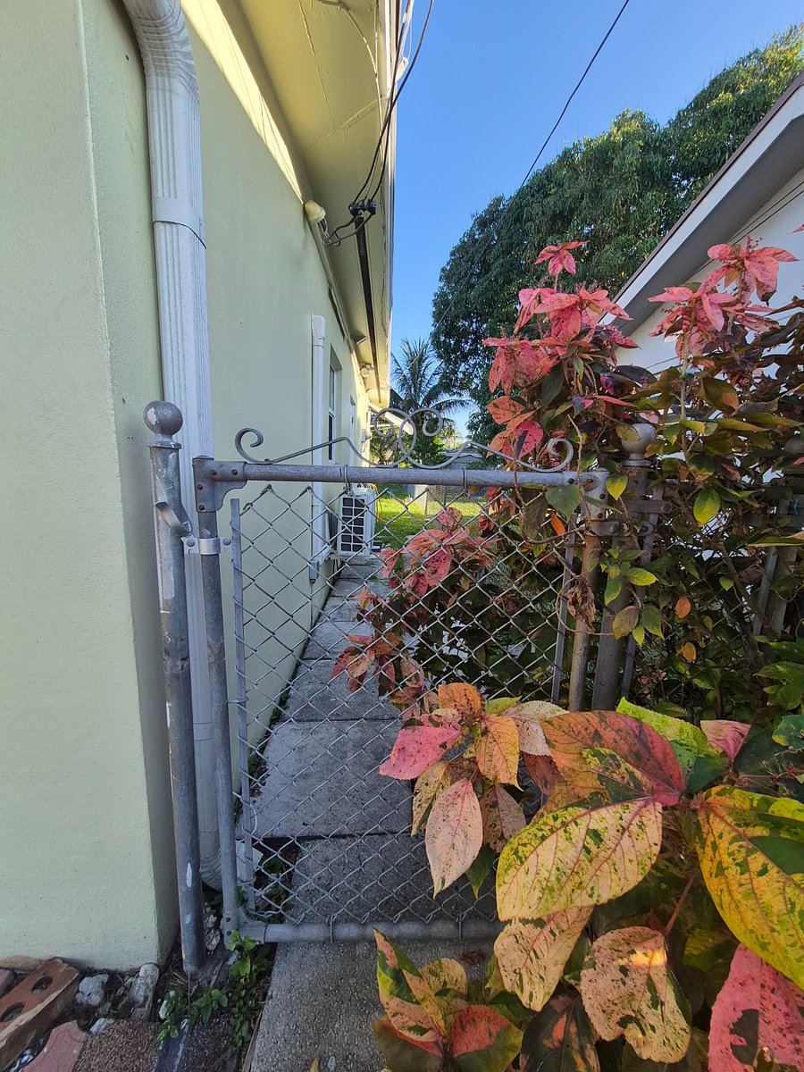 PRIVATE ENTRANCE