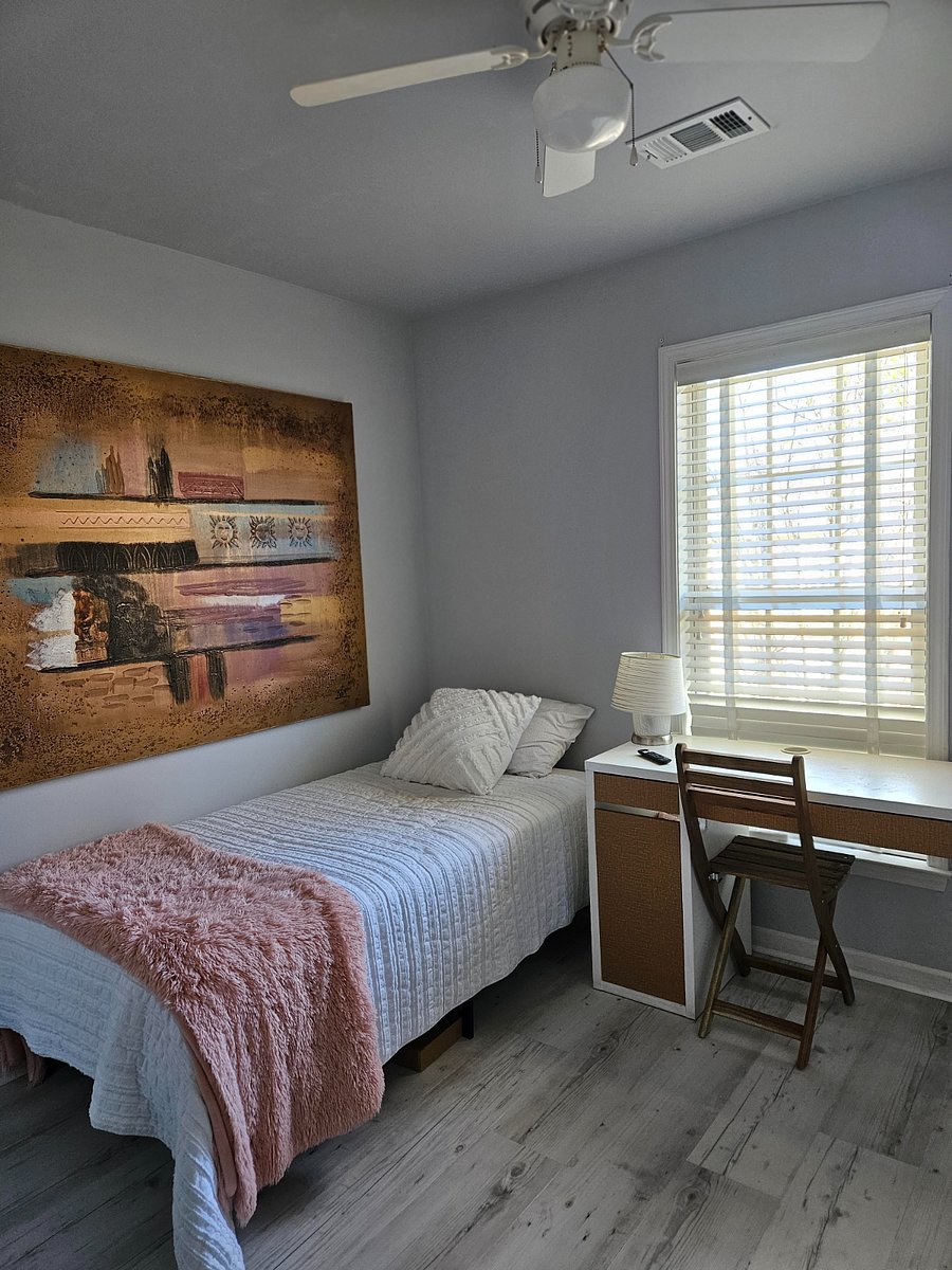 Single bedroom