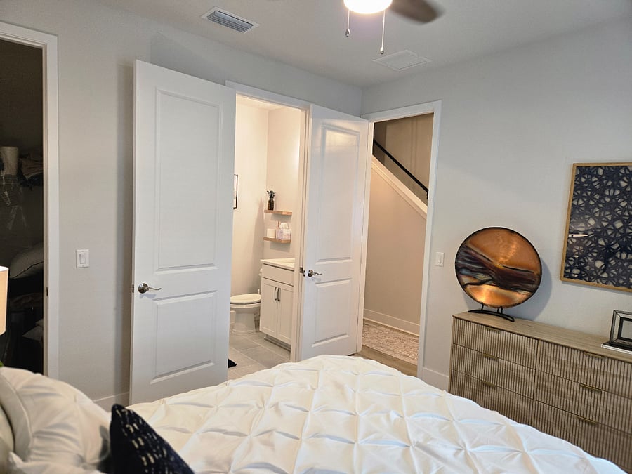 In-suite full bathroom, standup shower