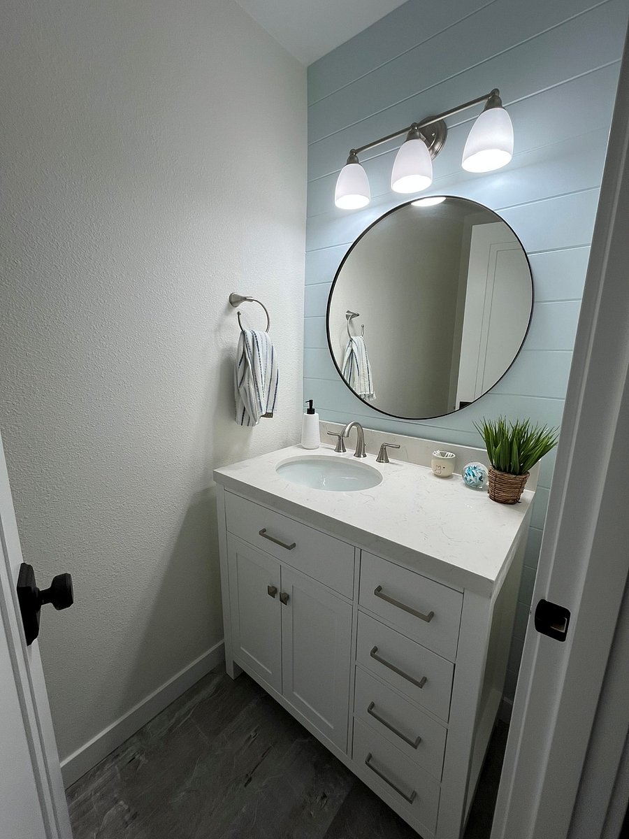 Newly updated Powder room