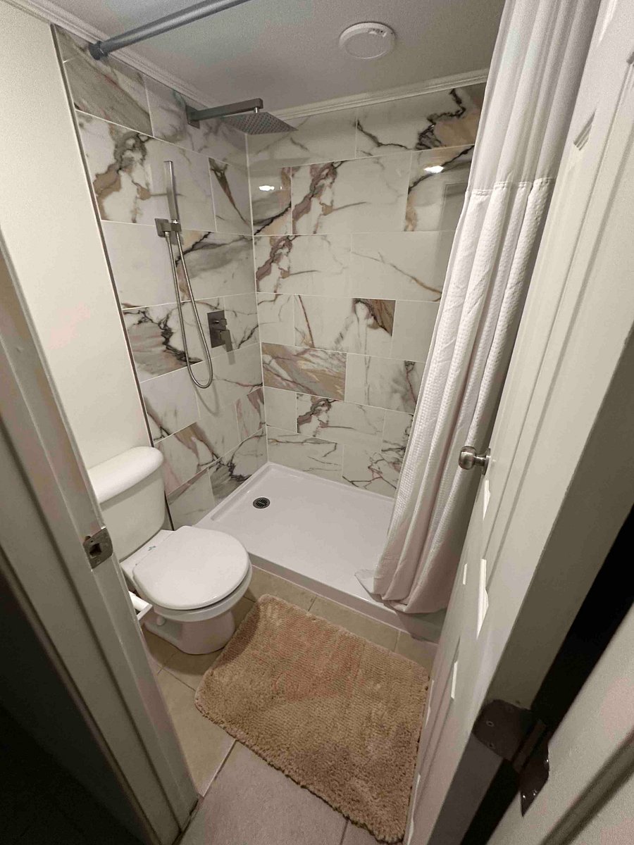 Master's bathroom
