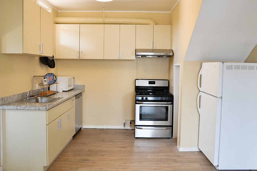 full kitchen