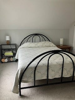 Guest room with Queen Bed-second floor