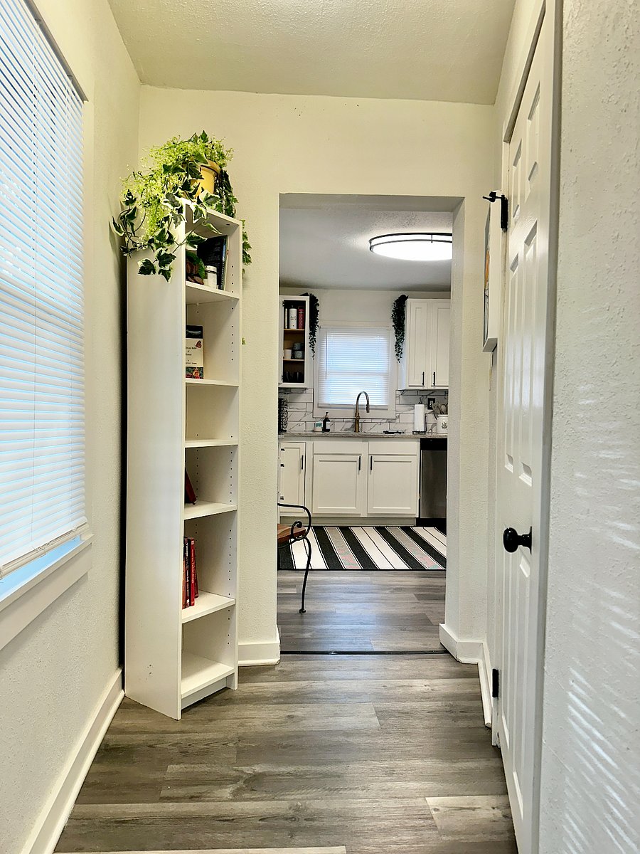 Hallway to the bathroom & then Kitchen area. 