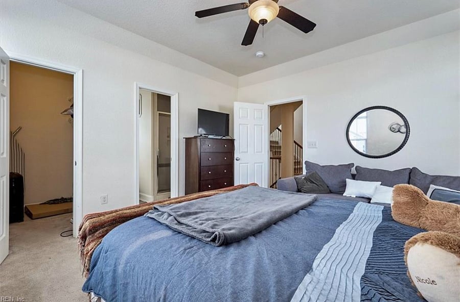 Room #1 (Primary)  $1,300/month
Features: Queen bed, Private en-suite bathroom.