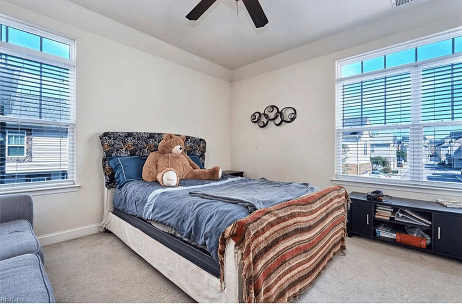 Room #1 (Primary)  $1,300/month
Features: Queen bed, Private en-suite bathroom.