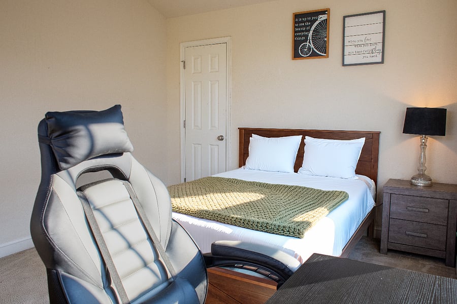 Room #3 $1,150/month
Features: Queen bed, shared bathroom with room 4