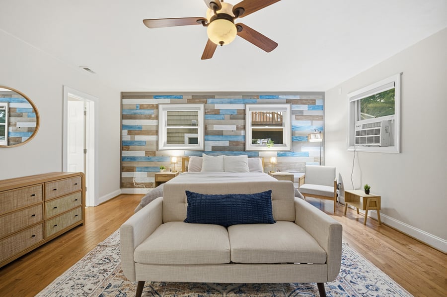 Bedroom with living space 