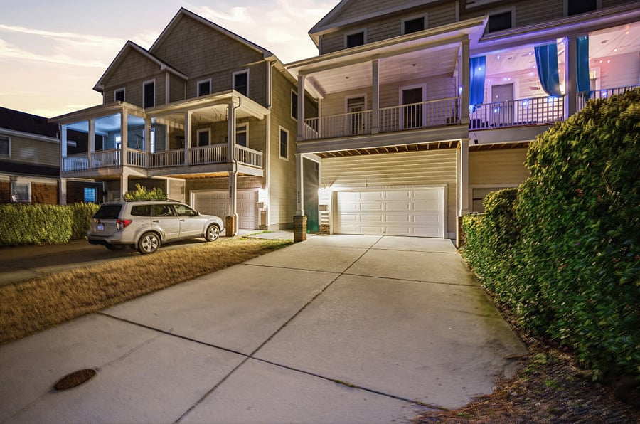 Entrance with Garage
