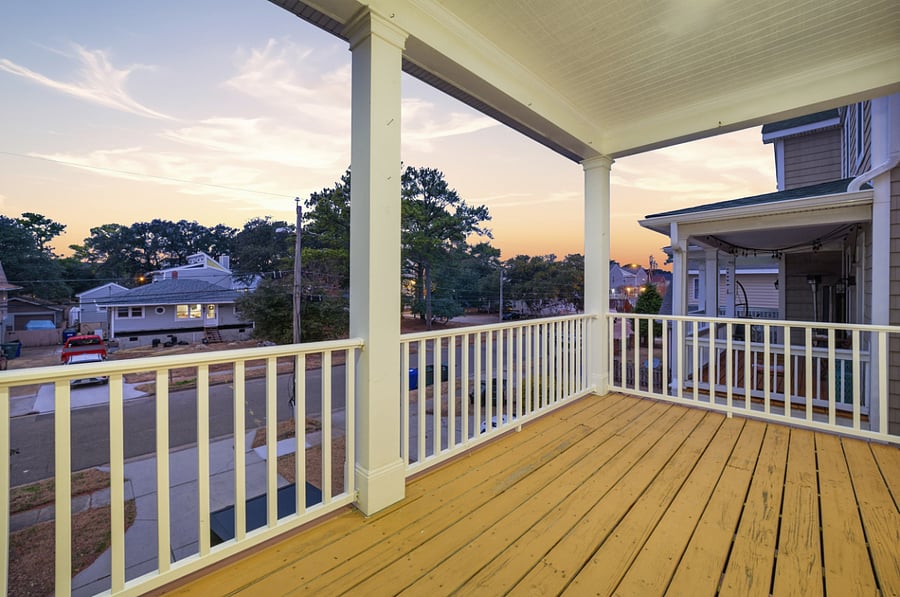 Expansive outdoor deck for relaxing or entertaining