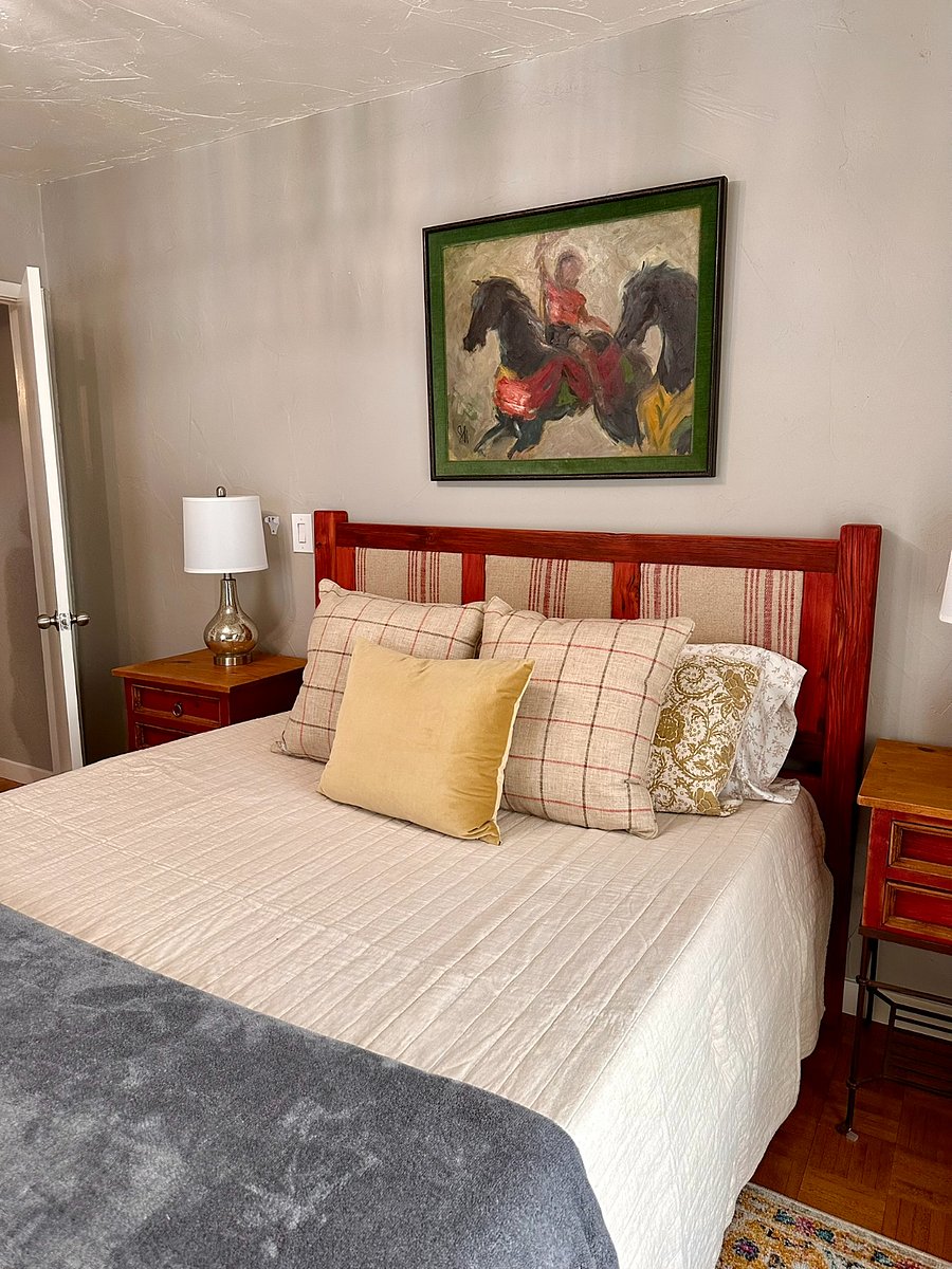 Queen Bedroom