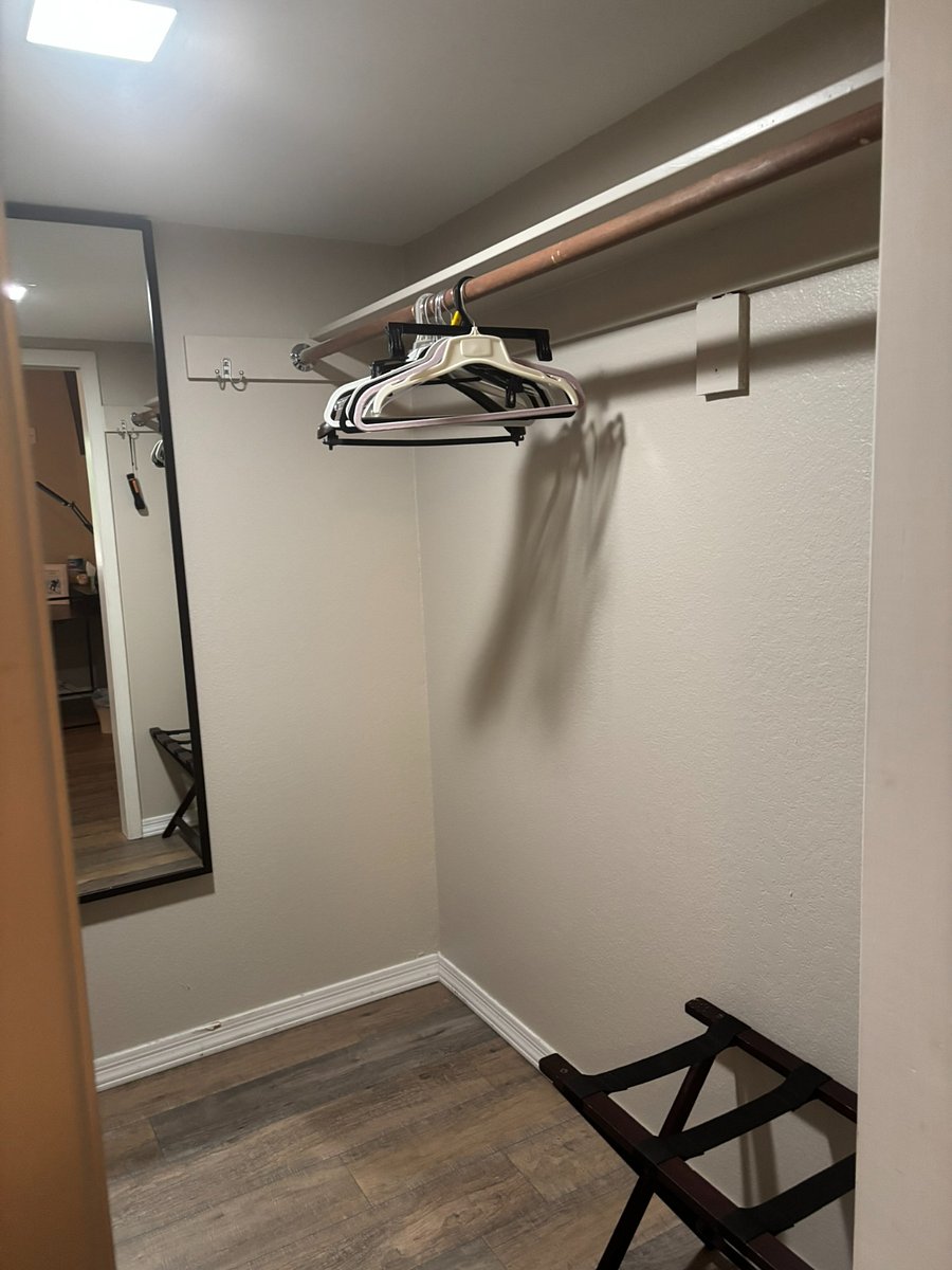walk-in closet