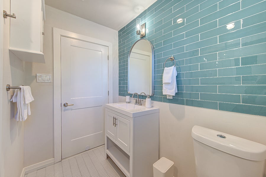 Upstairs Hallway Bath