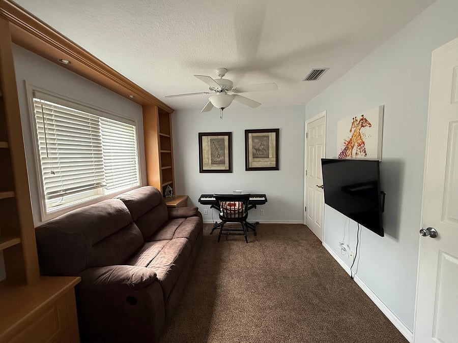 upstairs living room 