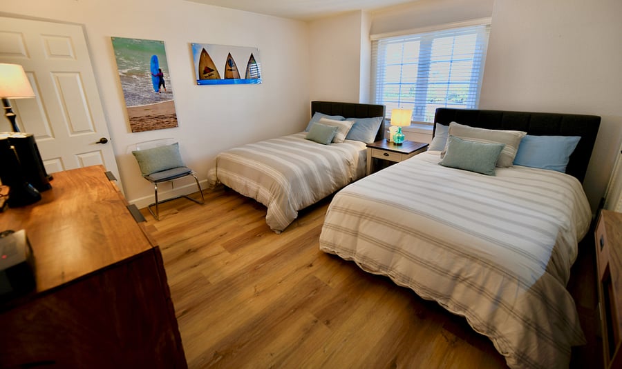 2nd bedroom with 2 full size beds