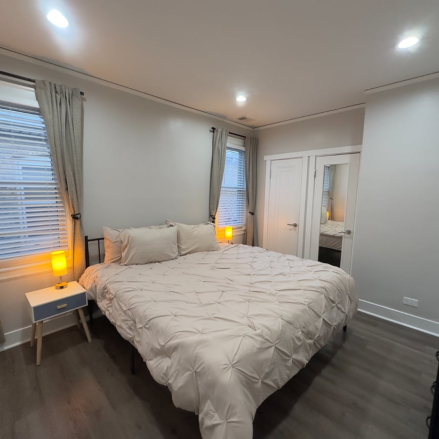 King Size bed on main floor