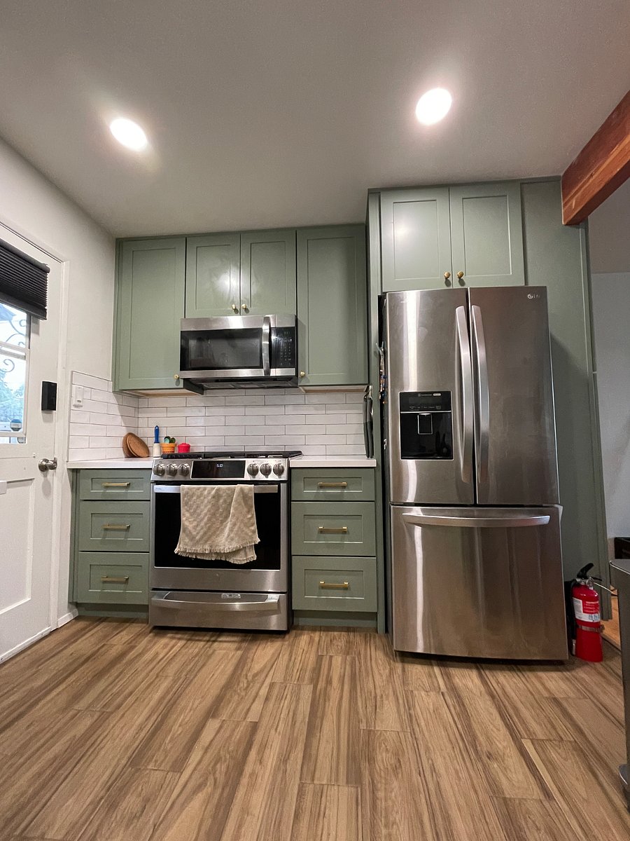 Kitchen - stove, microwave, fridge