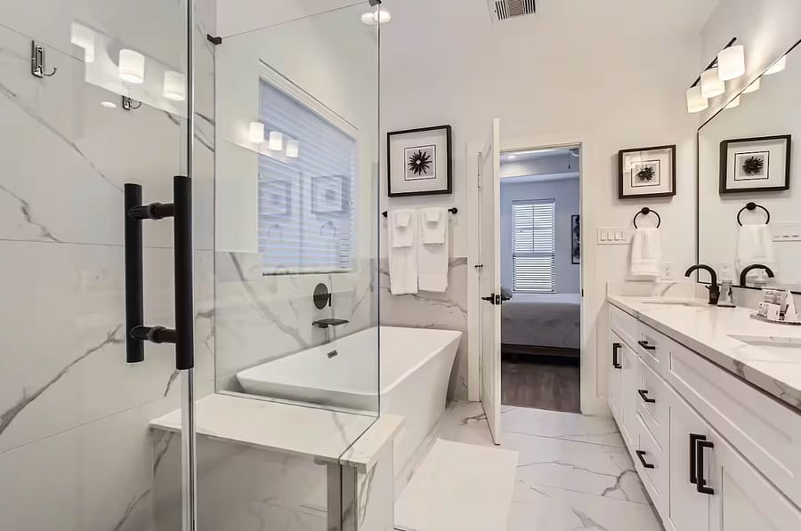 Primary bedroom ensuite bathroom 
