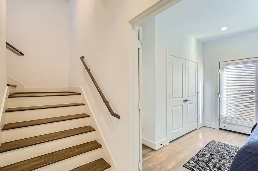 Entryway stairs 