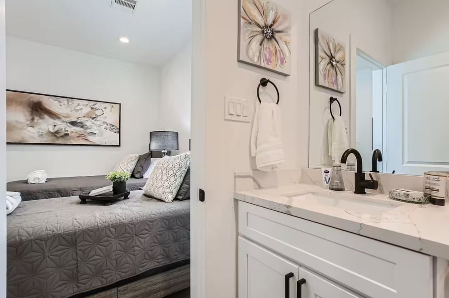 2nd bedroom (uptsairs 3rd level) bathroom