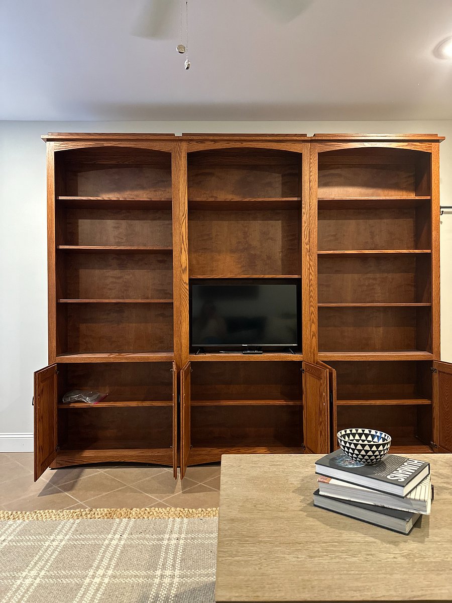 TV cabinet wtih plenty of storage space in living room