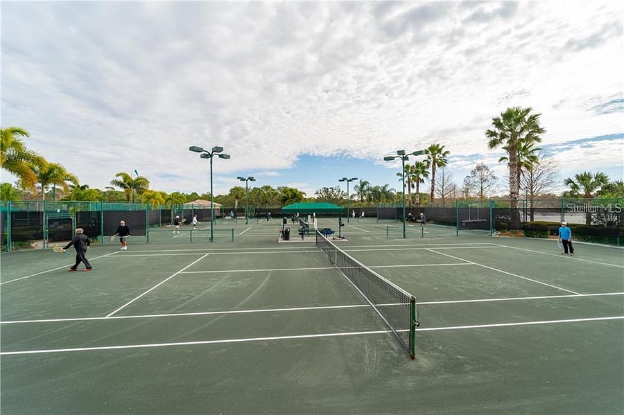 tennis courtss