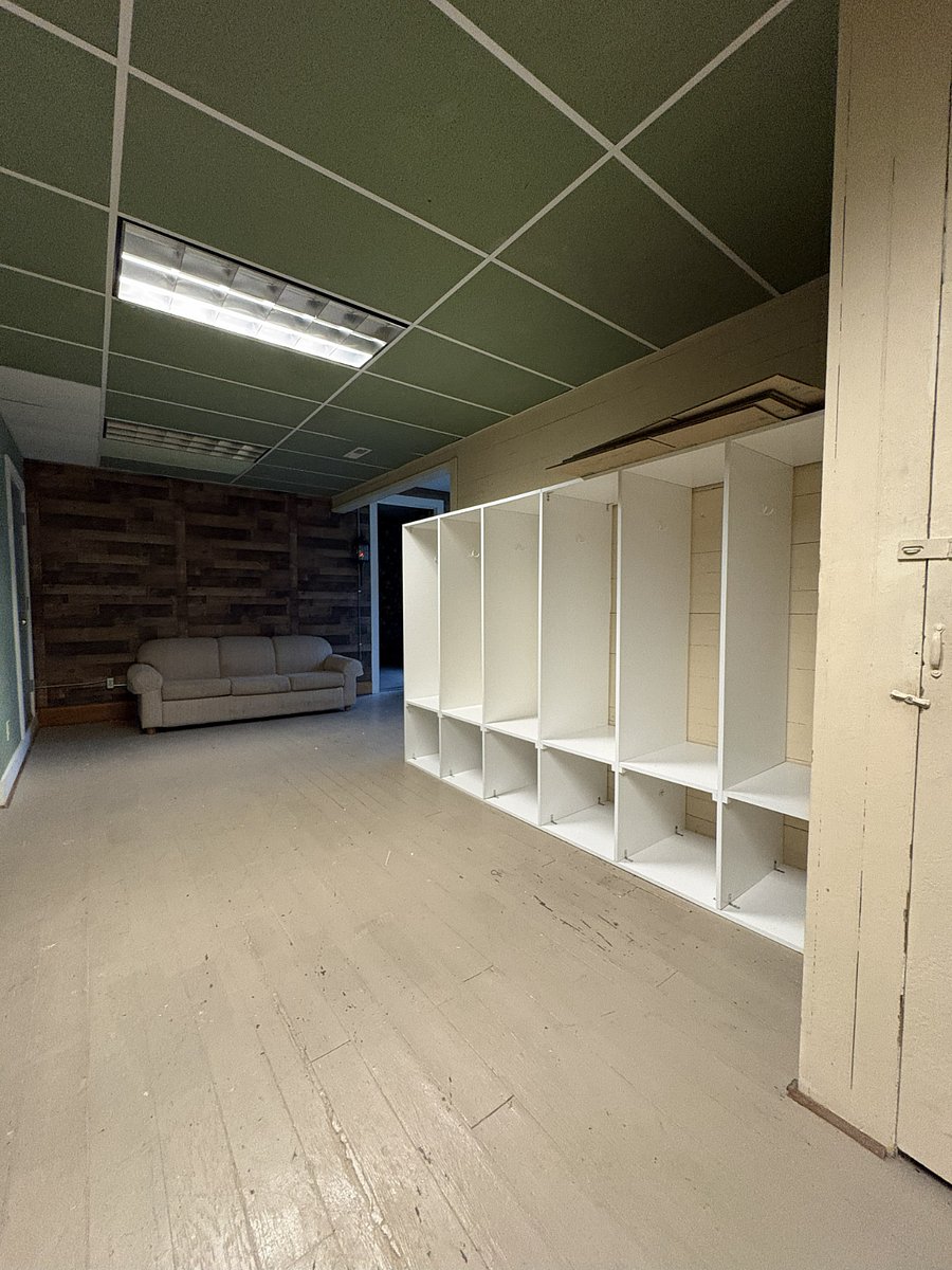 Entry / 2nd living area