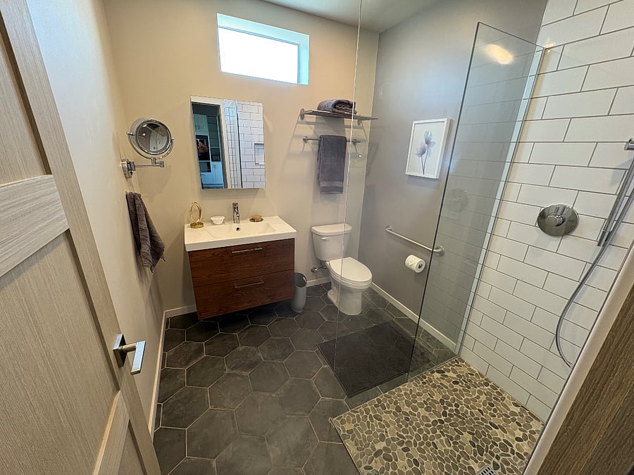 2nd bathroom