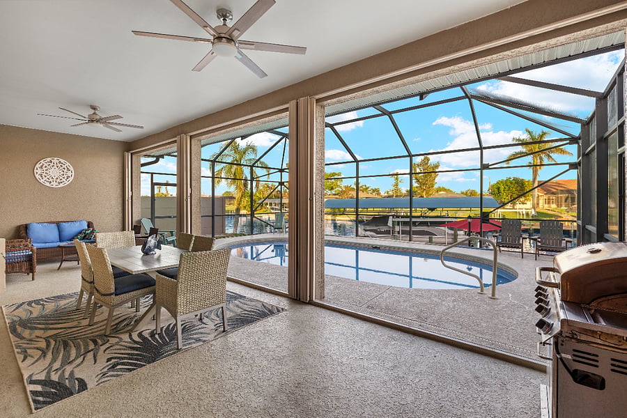 Relax in this oversized Lanai with Rubican Canal views!