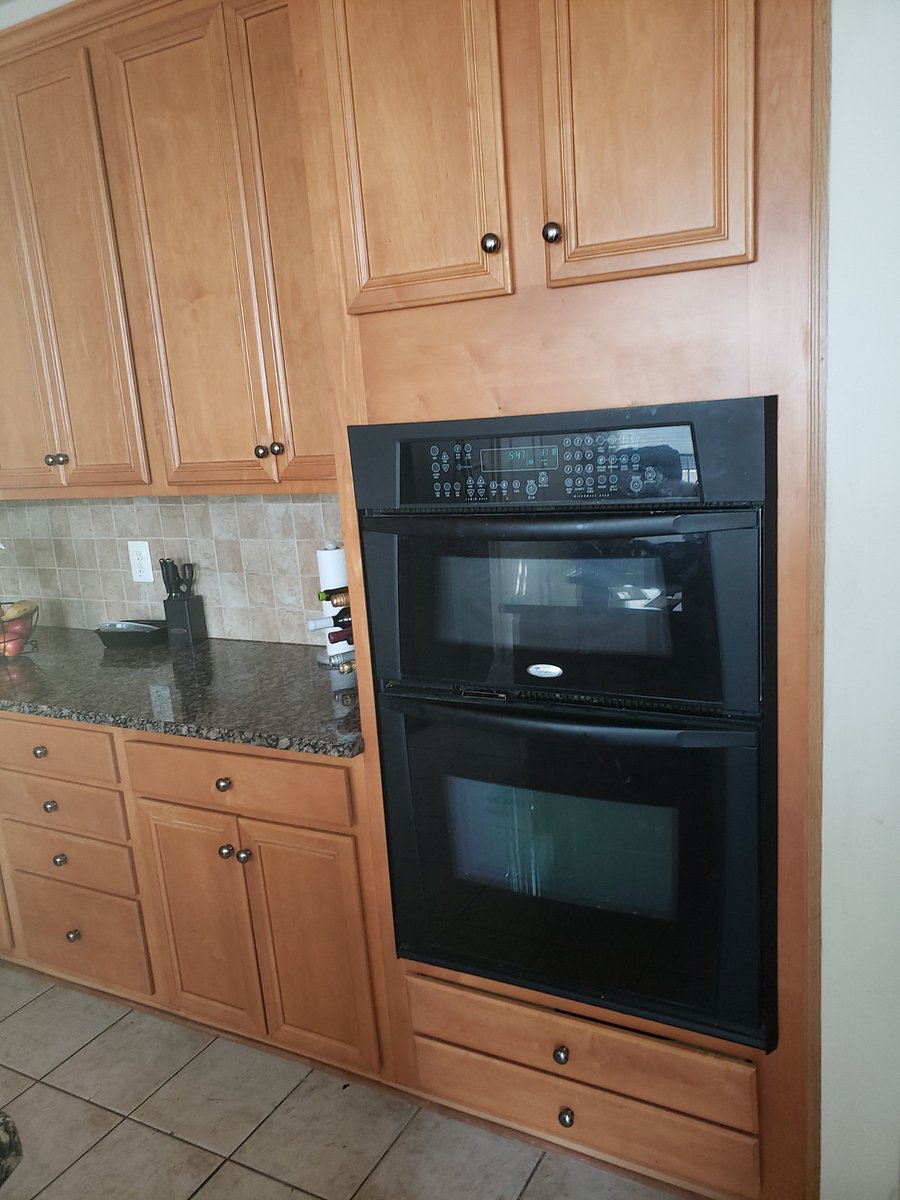 Kitchen oven and microwave