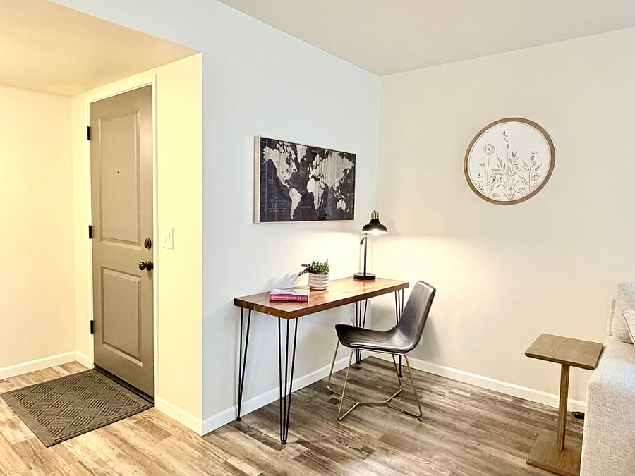 Living Room / Desk Nook