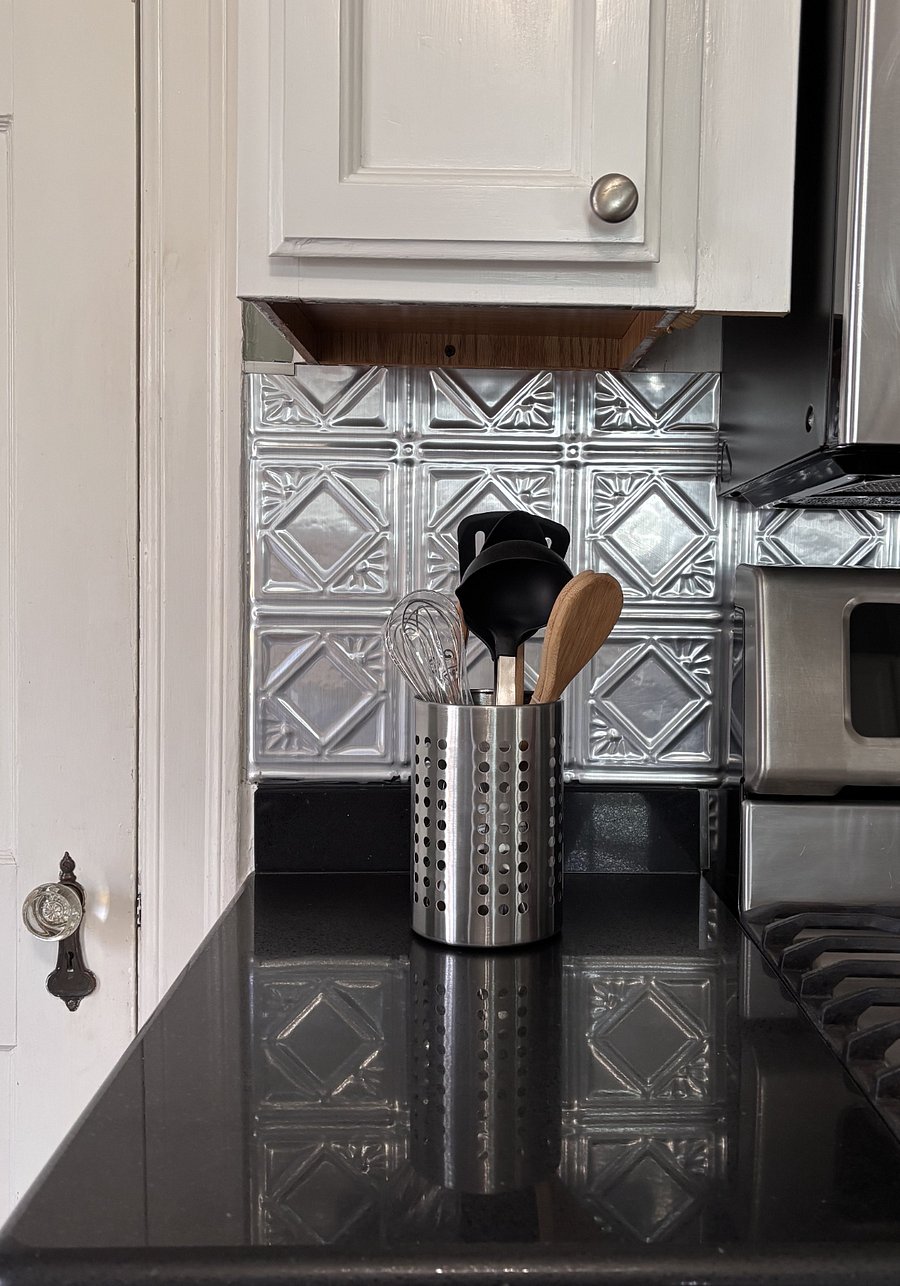 Kitchen cookware, tools and appliances