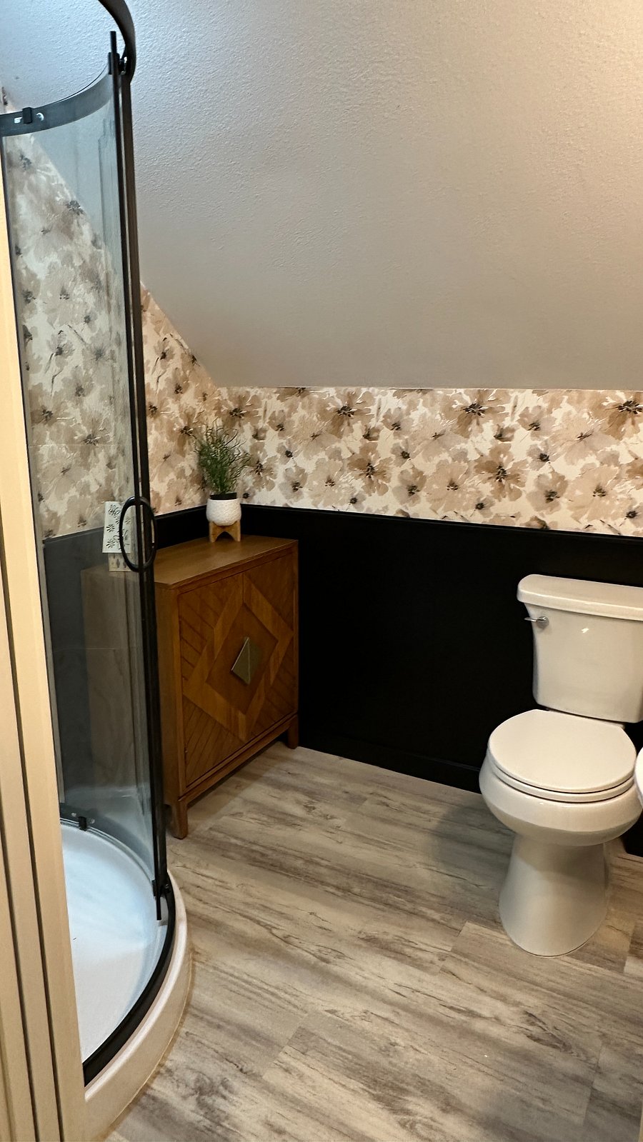 Second bathroom upstairs with shower.