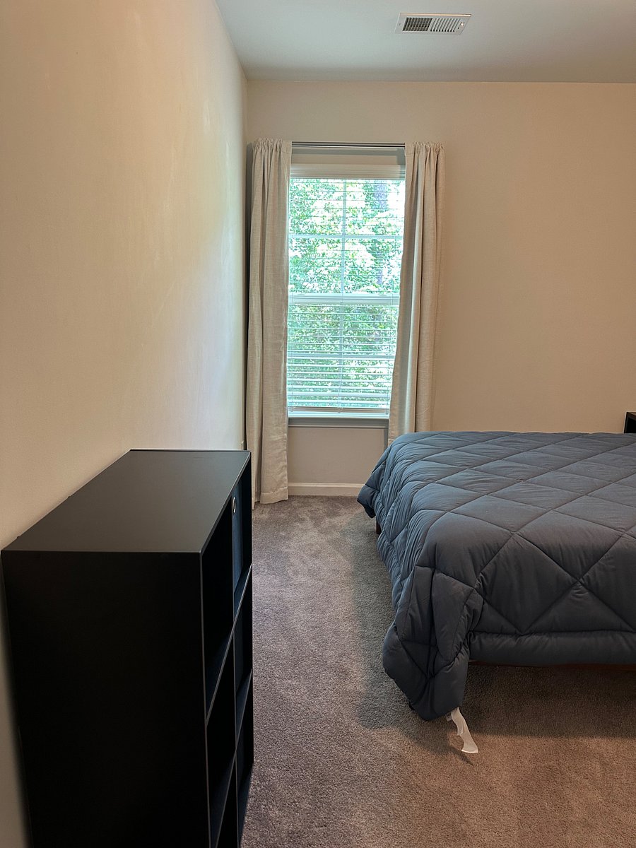 Second Bedroom with Full Bed - View 2