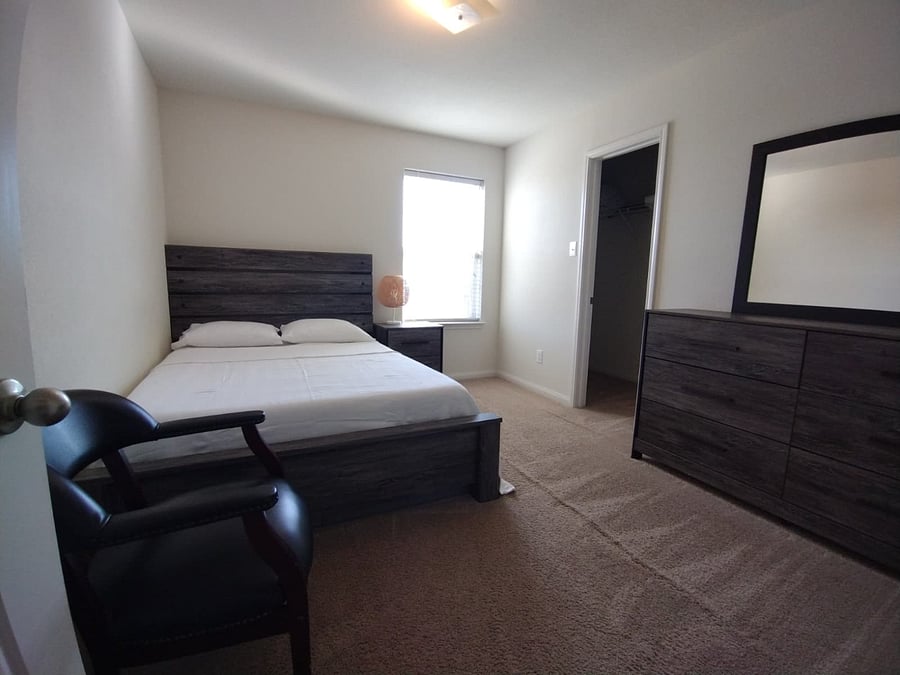 Bedroom 2 with Queen size bed