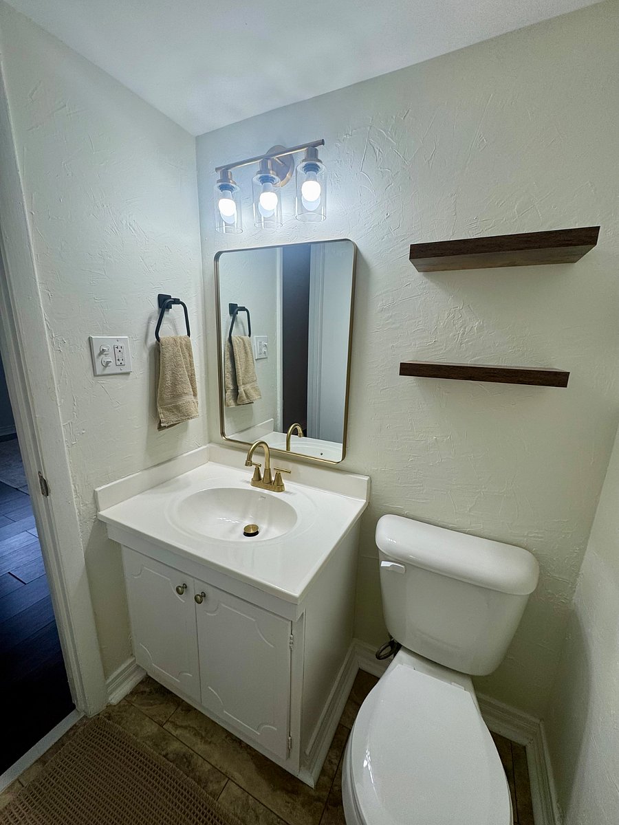 2nd Bathroom