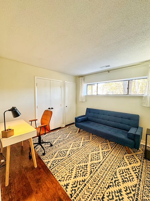 Office Room w/ Futon